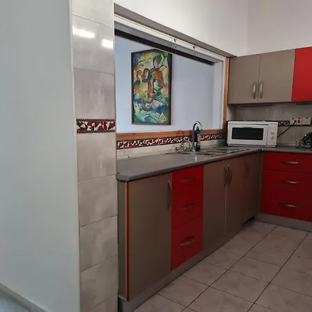 Flat With Garden 5 Min To Kyrenia Castle