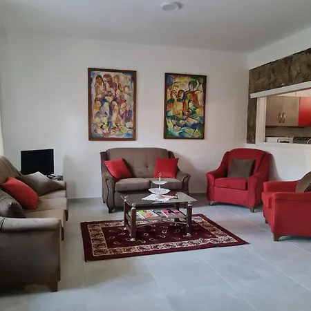 Flat With Garden 5 Min To Kyrenia Castle *