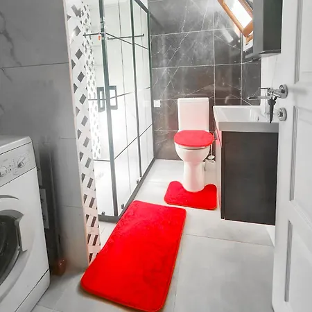 Flat With Garden 5 Min To Kyrenia Castle 키레니아