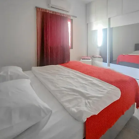 펜션 Flat With Garden 5 Min To Kyrenia Castle
