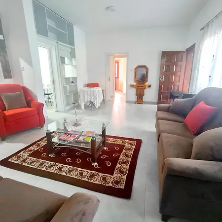 Flat With Garden 5 Min To Kyrenia Castle 키레니아