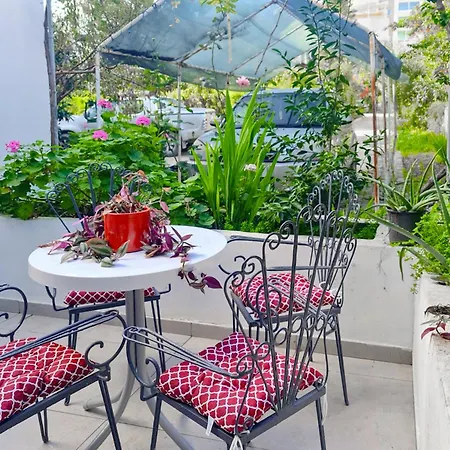 Dom wakacyjny Flat With Garden 5 Min To Kyrenia Castle